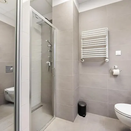 Daire Jerozolimskie 215 By Bookinghost *