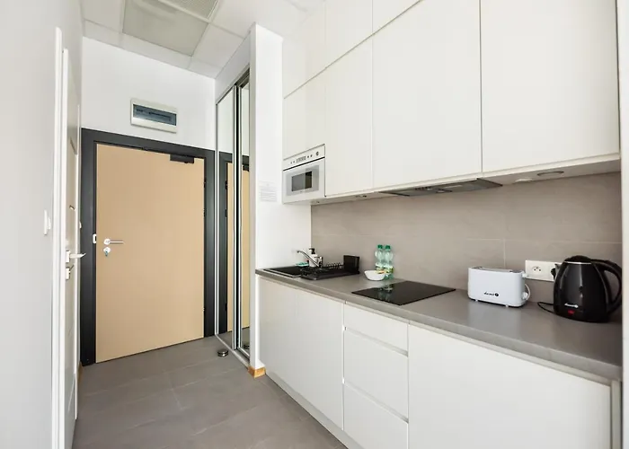 Jerozolimskie 215 By Bookinghost * Warszawa